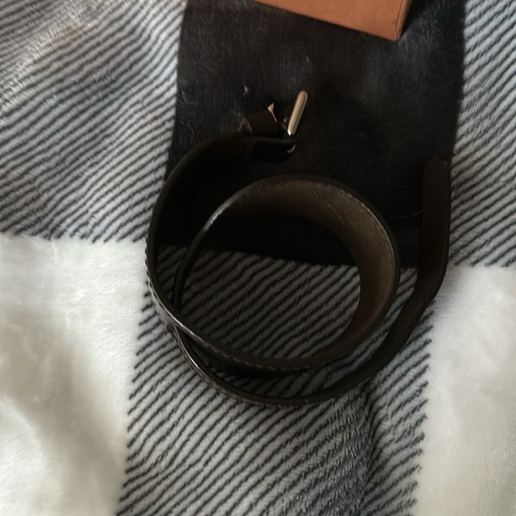 Authentic Louis Vuitton Leather Monogram Glacé Force wrap bracelet - Picture 5 of 15